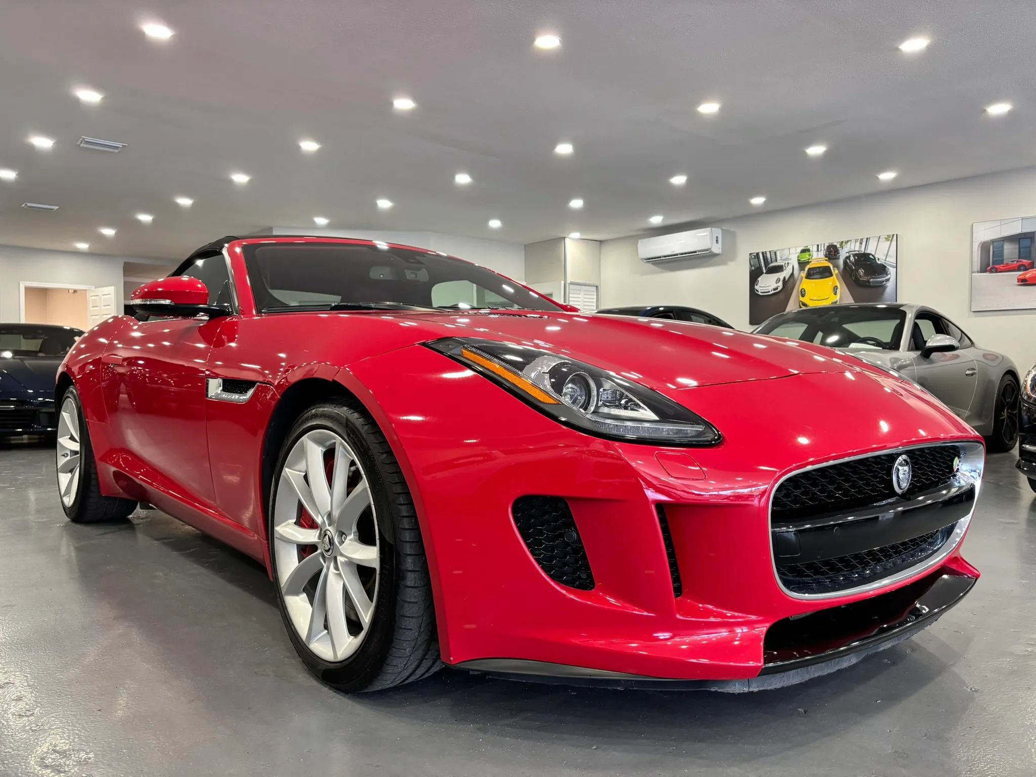 Used 2014 Jaguar F-TYPE S RWD image 1