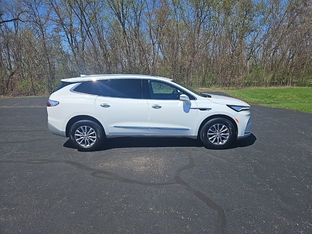 Used 2024 Buick Enclave Premium AWD/4WD image 8