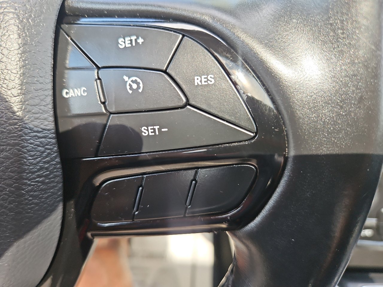 Used 2020 Jeep Cherokee Latitude Plus image 31