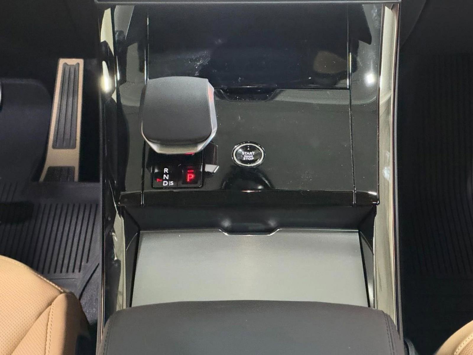 New 2026 Land Rover Range Rover Sport Dynamic SE image 16