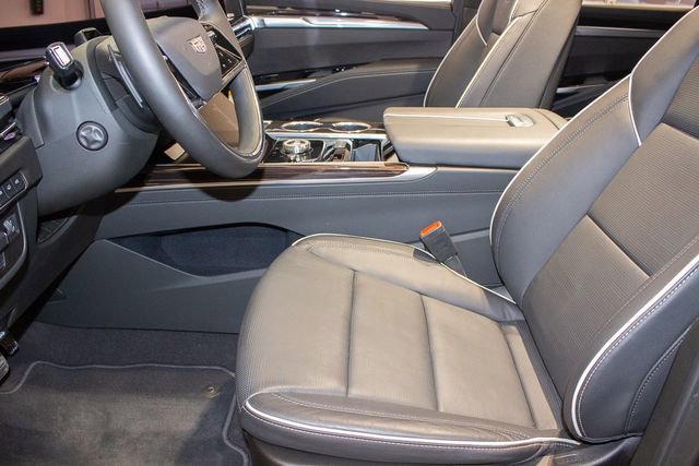 Certified 2025 Cadillac Escalade Premium Luxury w/ Touring Package image 23
