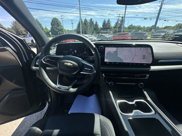 Used 2025 Chevrolet Traverse LT FWD image 23