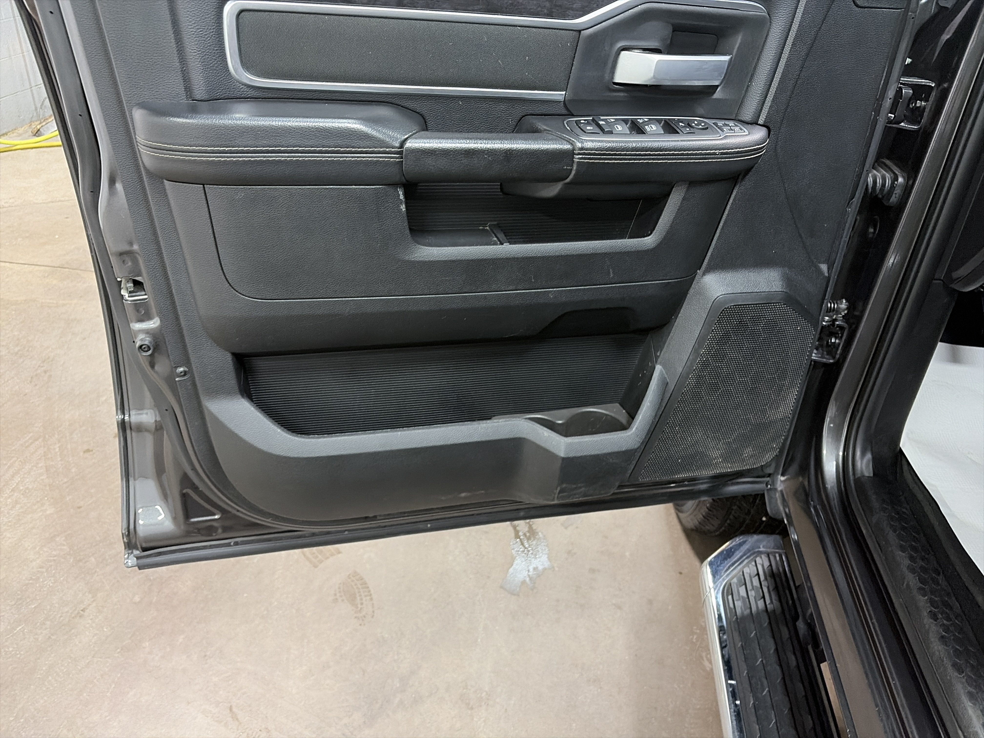 Used 2024 RAM 2500 Big Horn AWD/4WD image 11