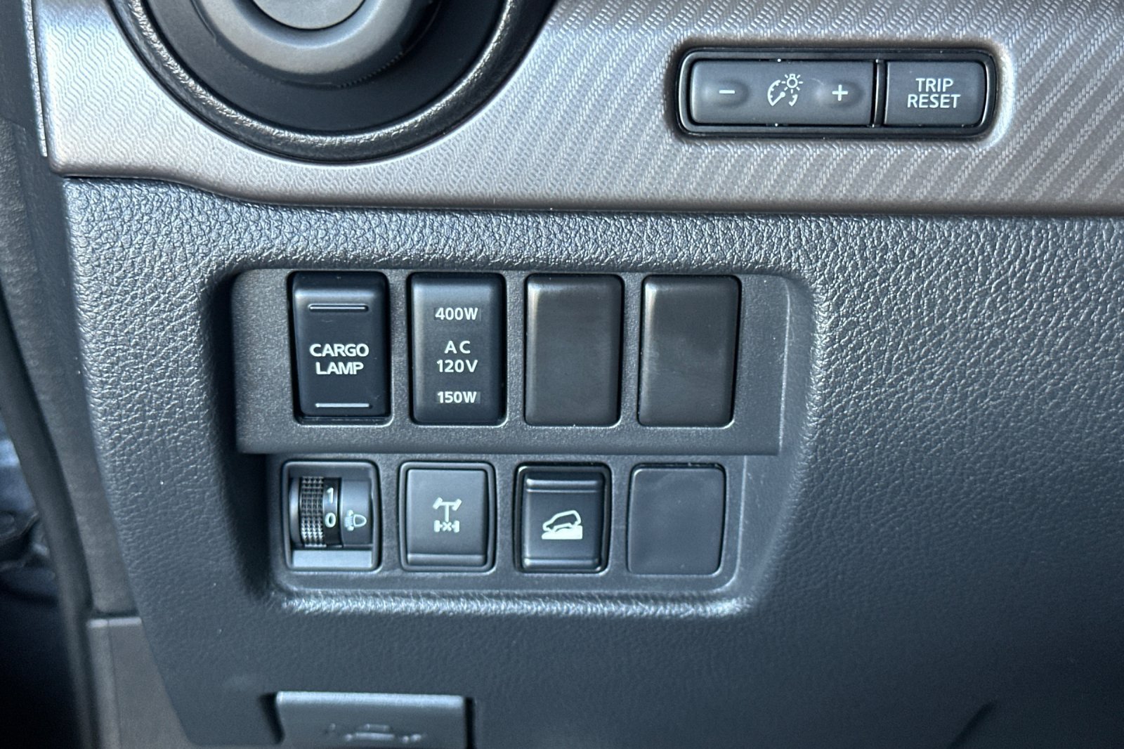 Used 2023 Nissan Titan PRO-4X w/ Pro-4x Convenience Package AWD/4WD image 30