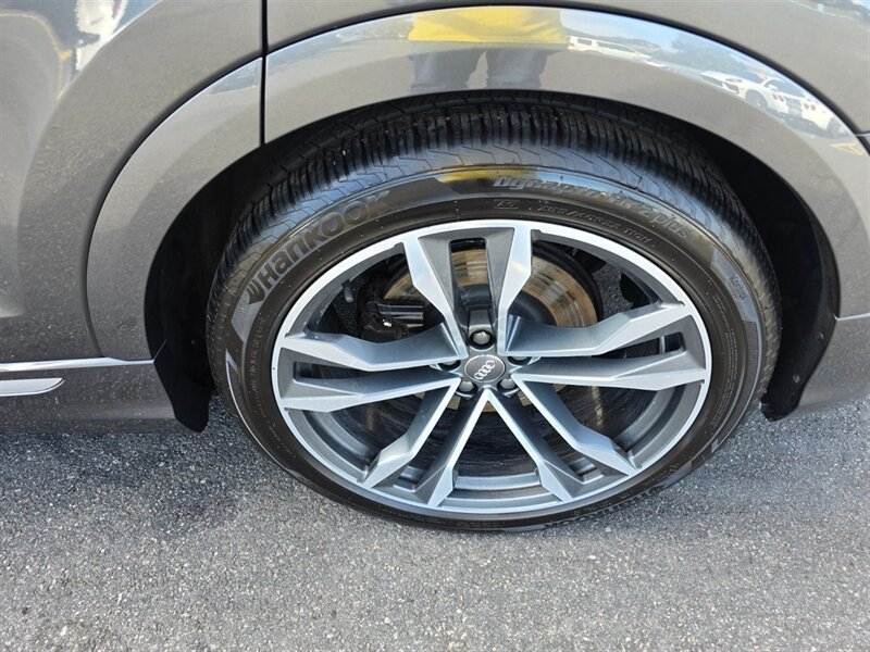 Used 2021 Audi SQ8 Prestige w/ Prestige Package AWD/4WD image 32