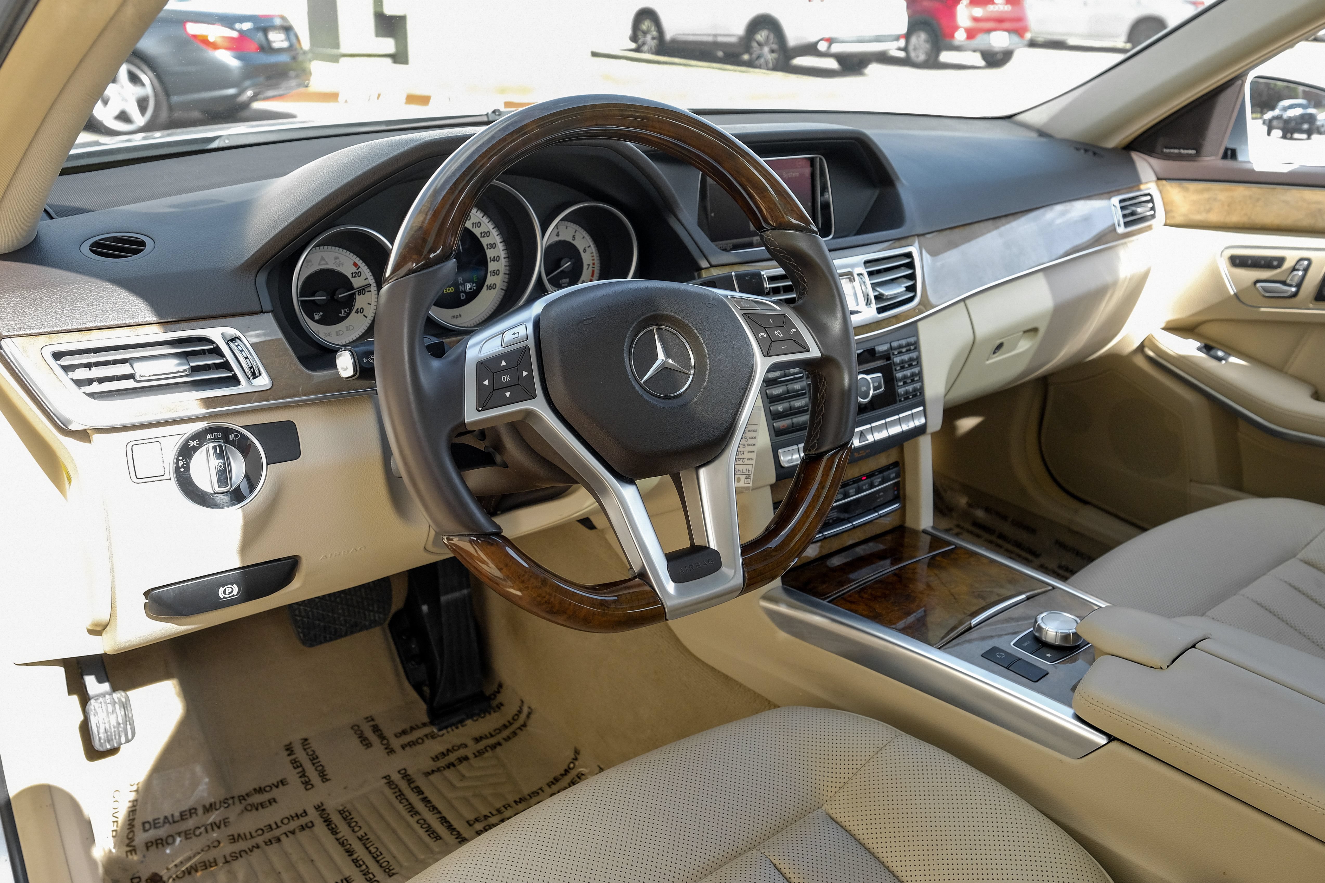 Used 2014 Mercedes-Benz E 550 4MATIC Sedan w/ Premium 1 Package image 2