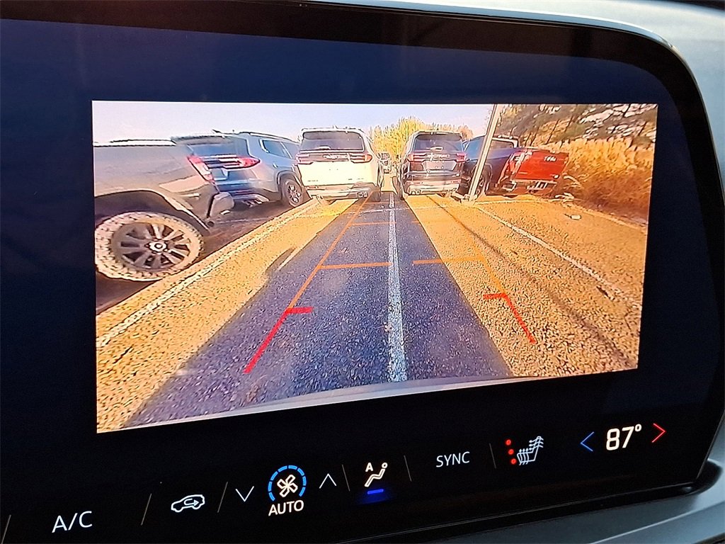 Certified 2025 Chevrolet Traverse LT image 20