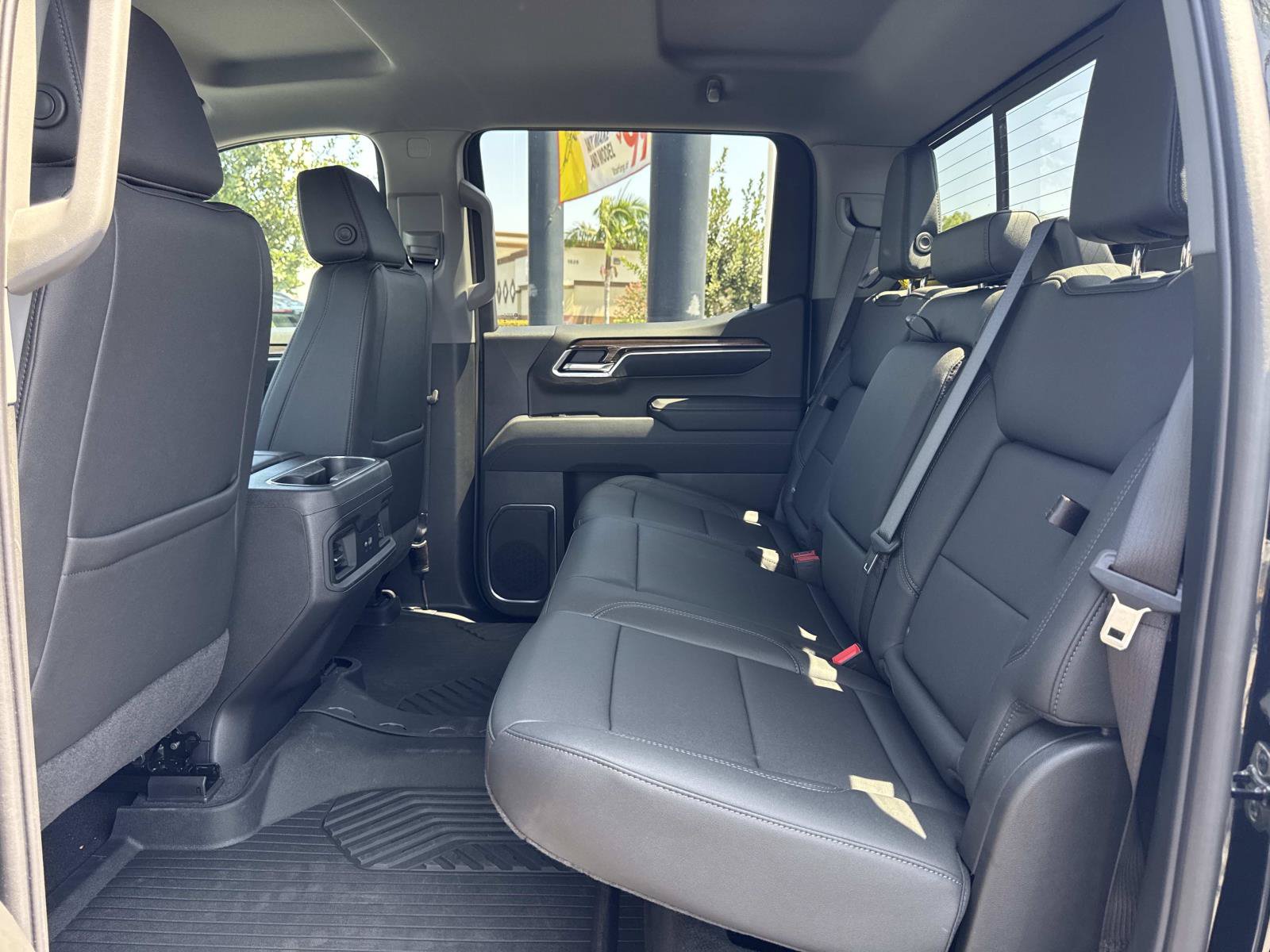 Used 2026 Chevrolet Silverado 1500 LT Trail Boss w/ LT Trail Boss Premium Package AWD/4WD image 26