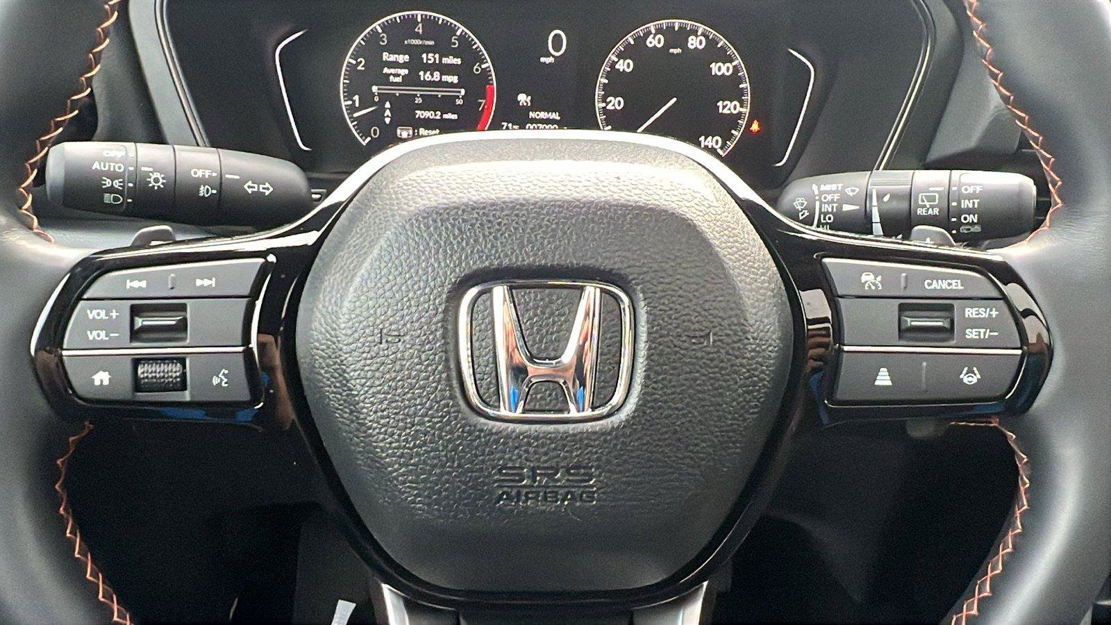 Used 2025 Honda Pilot TrailSport image 32