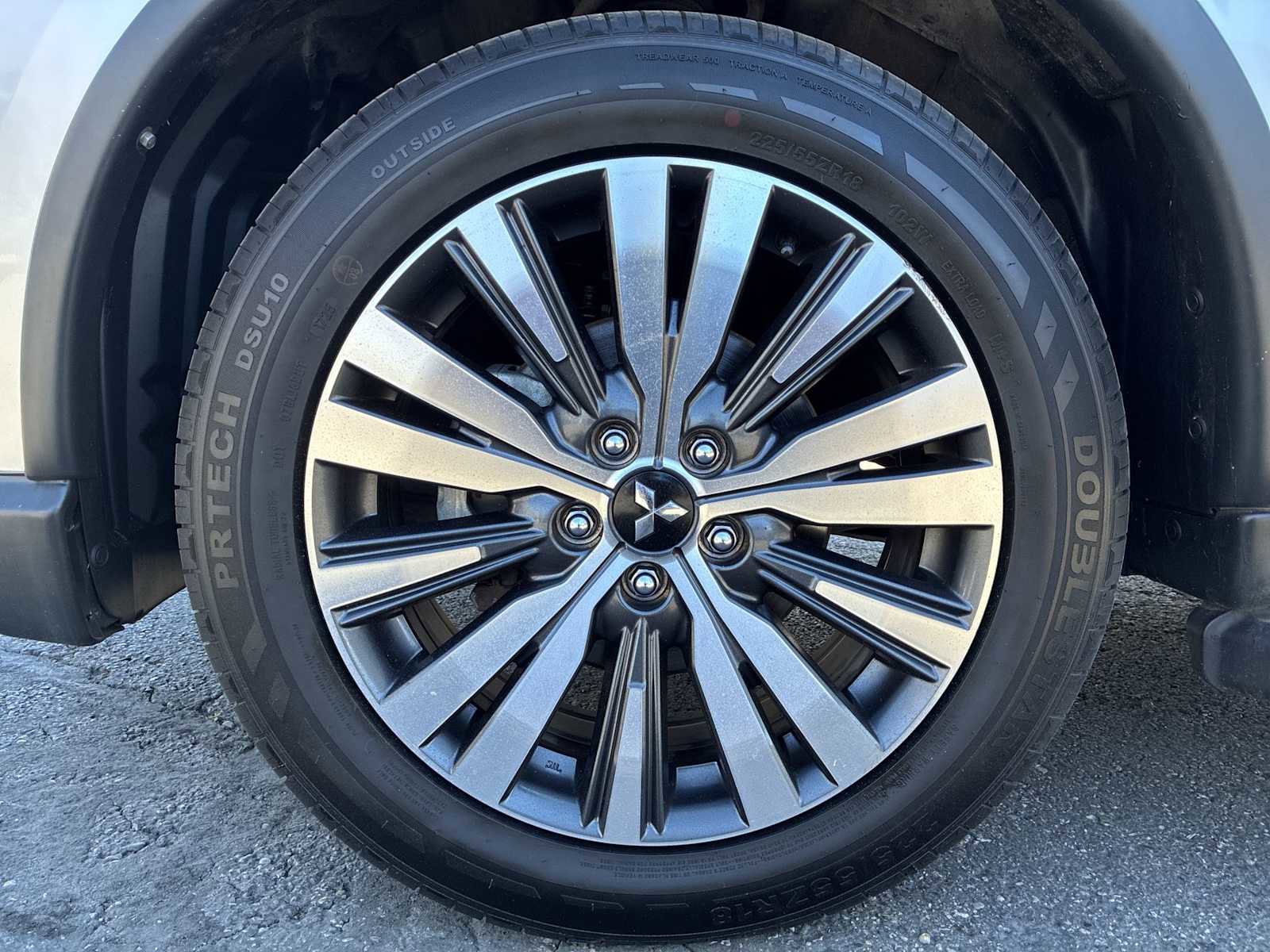 Used 2019 Mitsubishi Outlander SE image 17