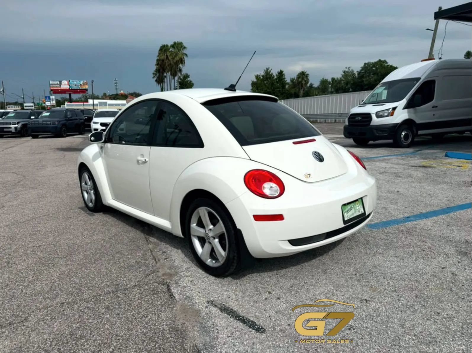 Used 2008 Volkswagen Beetle SE FWD image 8