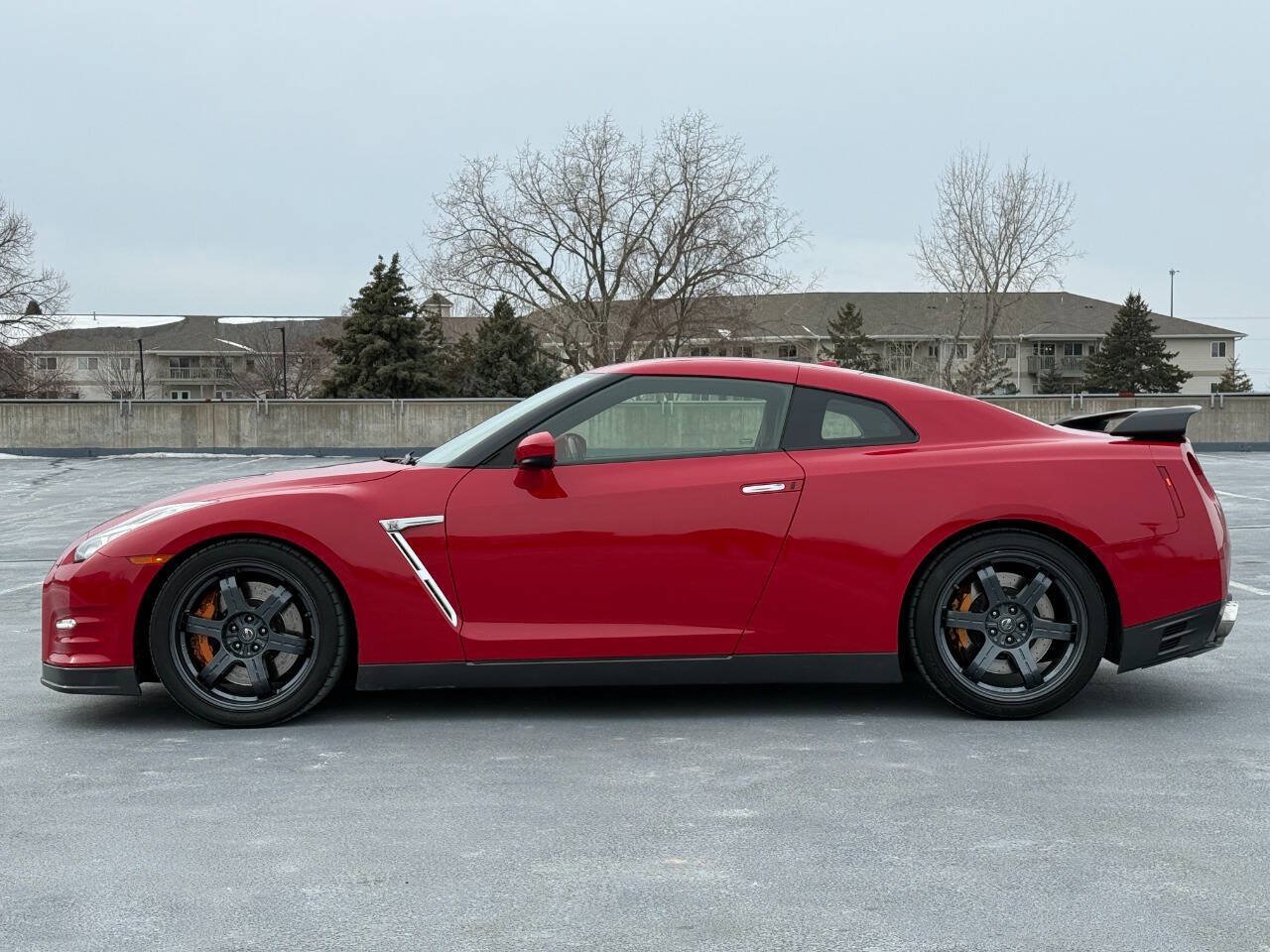 Used 2015 Nissan GT-R Black Edition AWD/4WD image 9