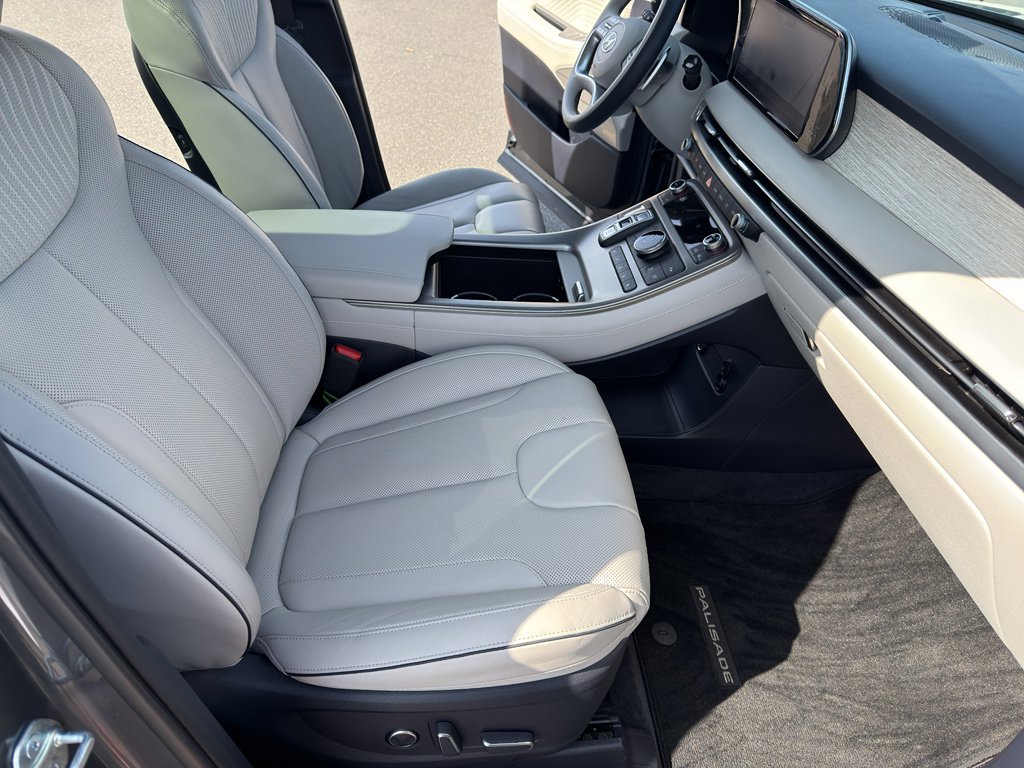 Used 2025 Hyundai Palisade Calligraphy image 32
