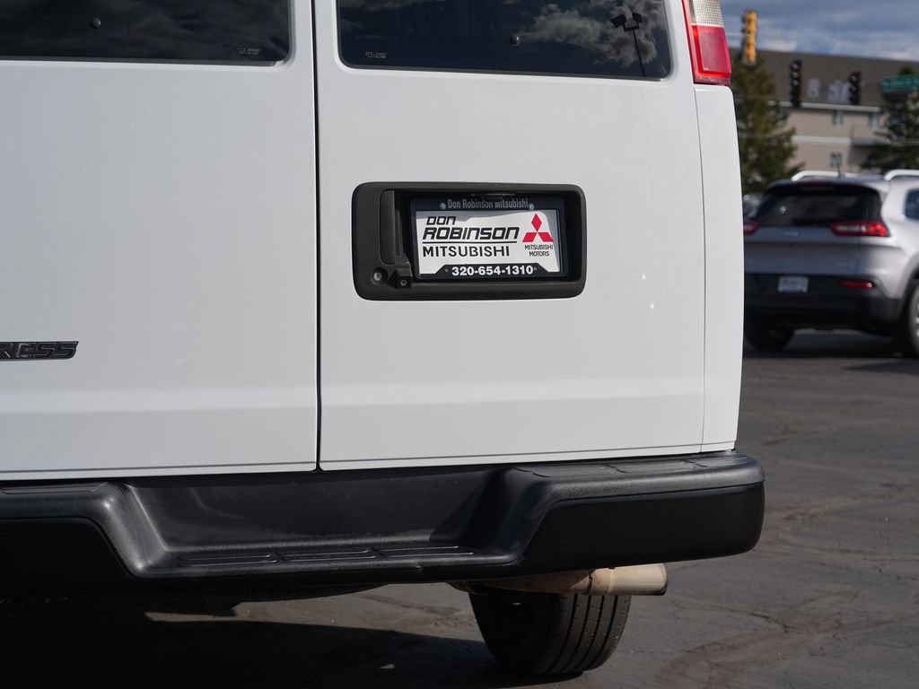 Used 2017 Chevrolet Express 2500 LS RWD image 10