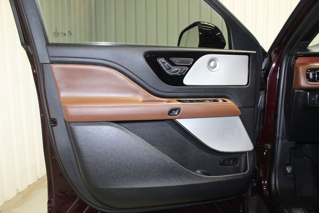 Used 2023 Lincoln Aviator Reserve w/ Equipment Group 201A AWD/4WD image 9