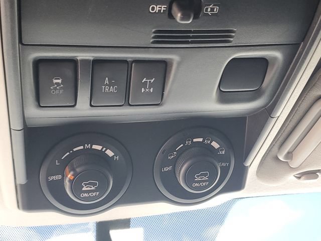 Used 2018 Toyota 4Runner TRD Off-Road AWD/4WD image 33