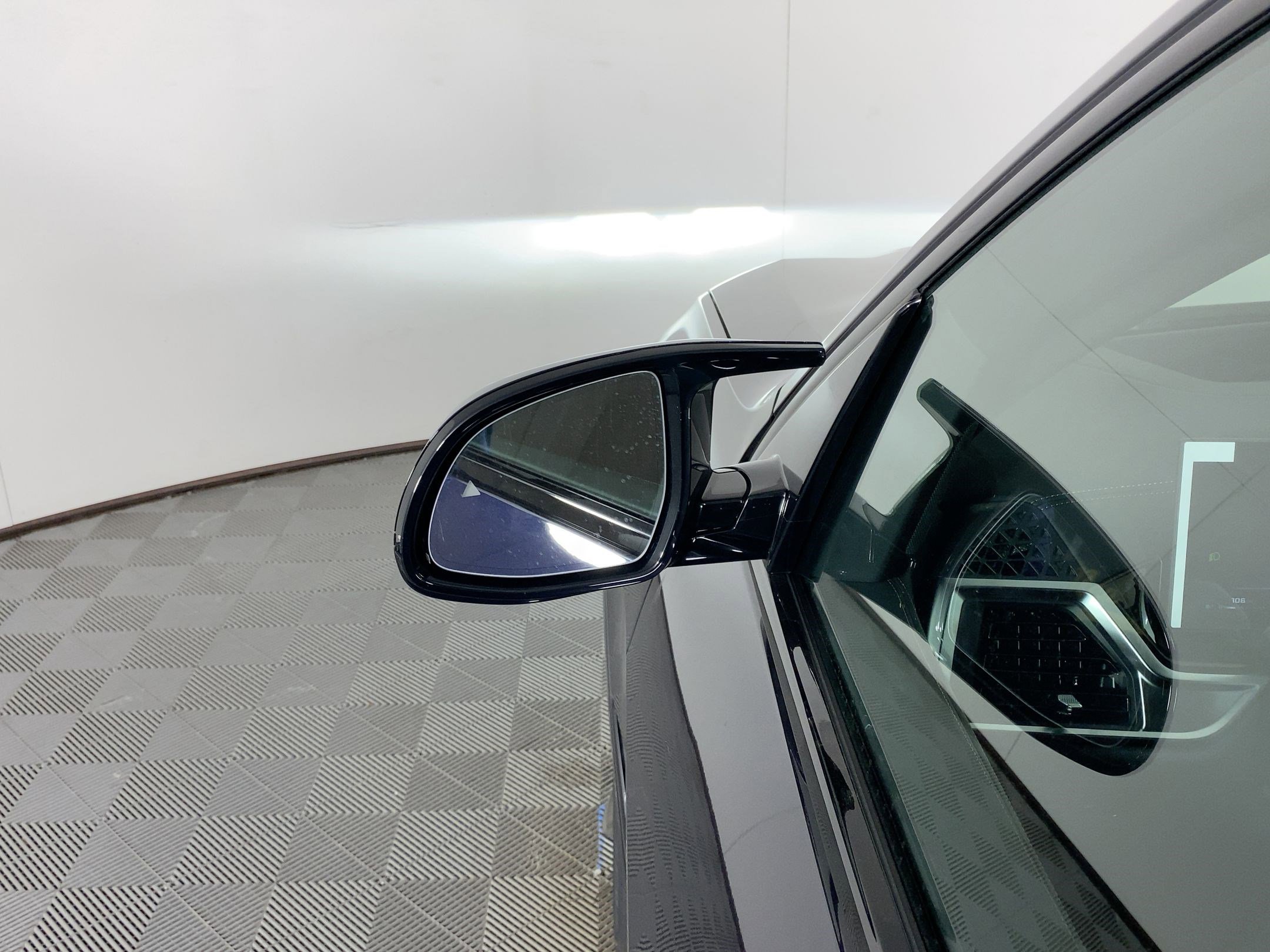 New 2026 BMW X7 M60i image 21