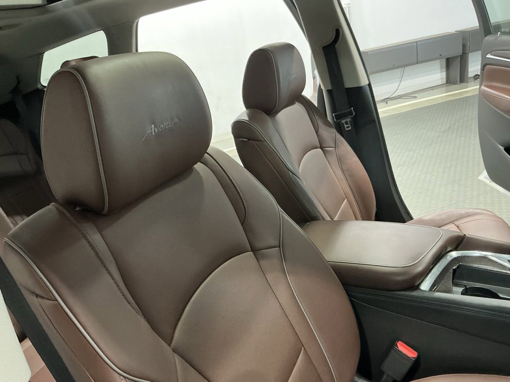 Used 2021 Buick Enclave Avenir w/ Avenir Technology Package image 27