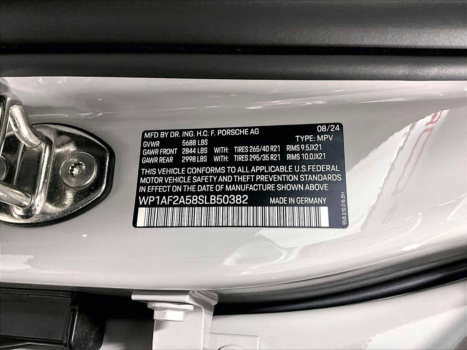 Used 2025 Porsche Macan GTS image 35