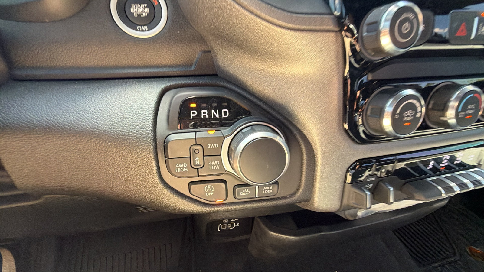 Used 2025 RAM 1500 Warlock AWD/4WD image 31