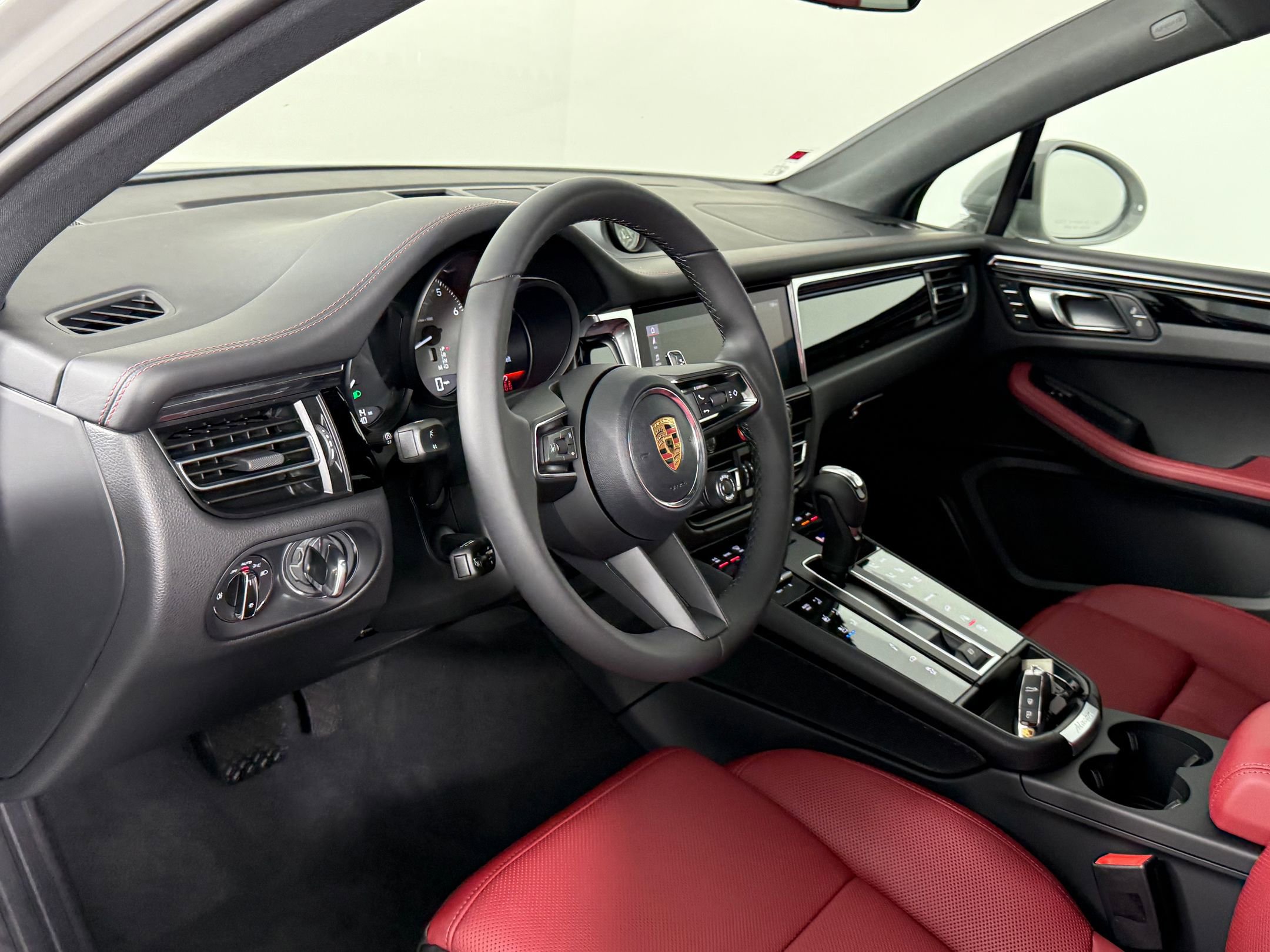 New 2026 Porsche Macan S image 4