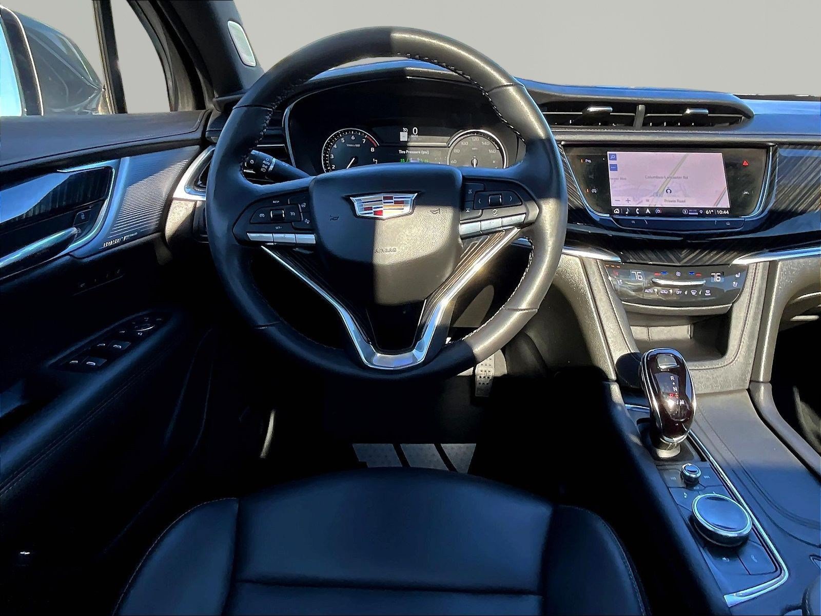 Used 2025 Cadillac XT6 Premium Luxury w/ LPO, Floor Liner Package AWD/4WD image 8