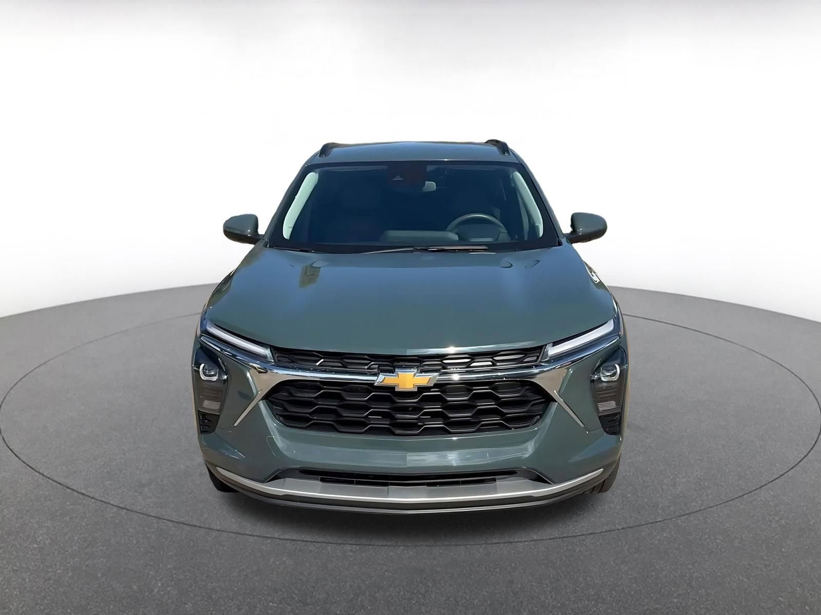Used 2025 Chevrolet Trax LT image 4