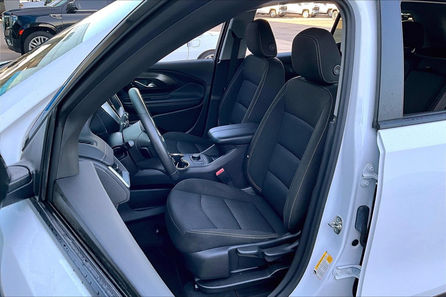 Used 2024 GMC Terrain SLE w/ Elevation Edition FWD image 26