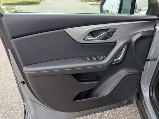 Used 2025 Chevrolet Blazer LT image 11