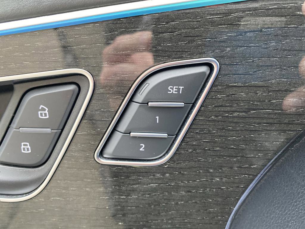 Used 2022 Audi RS Q8 w/ Carbon Optic Package image 12