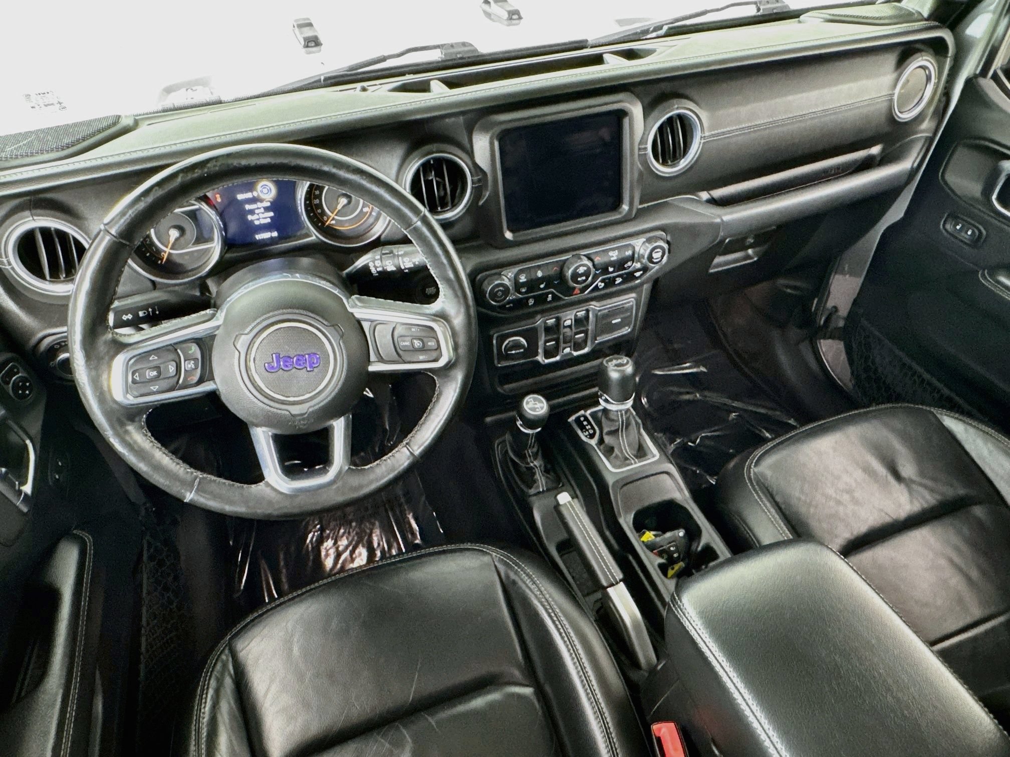 Used 2018 Jeep Wrangler Unlimited Sahara w/ Uconnect 4C Nav & Sound Group AWD/4WD image 19