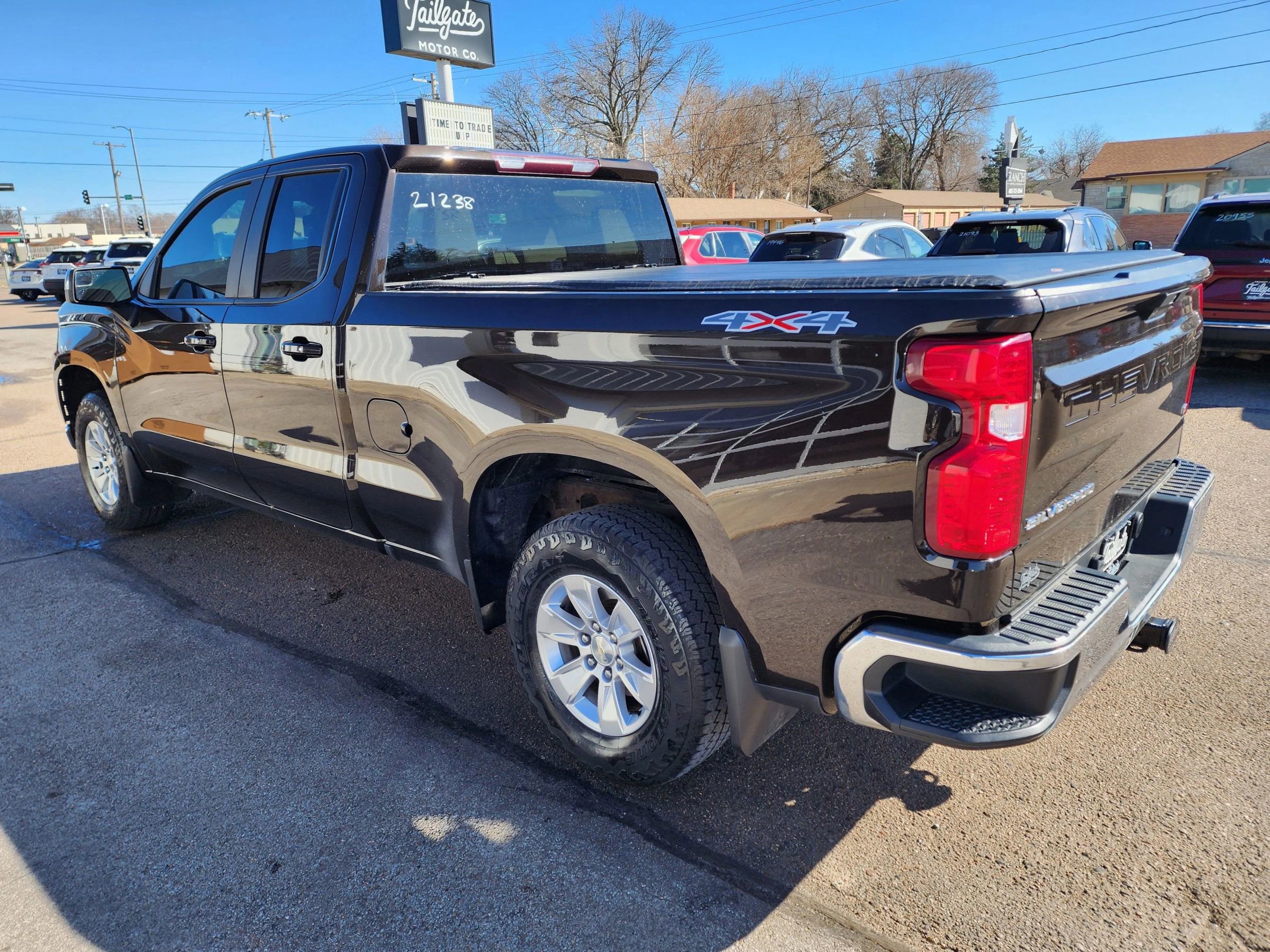 Used 2019 Chevrolet Silverado 1500 LT w/ All-Star Edition AWD/4WD image 5