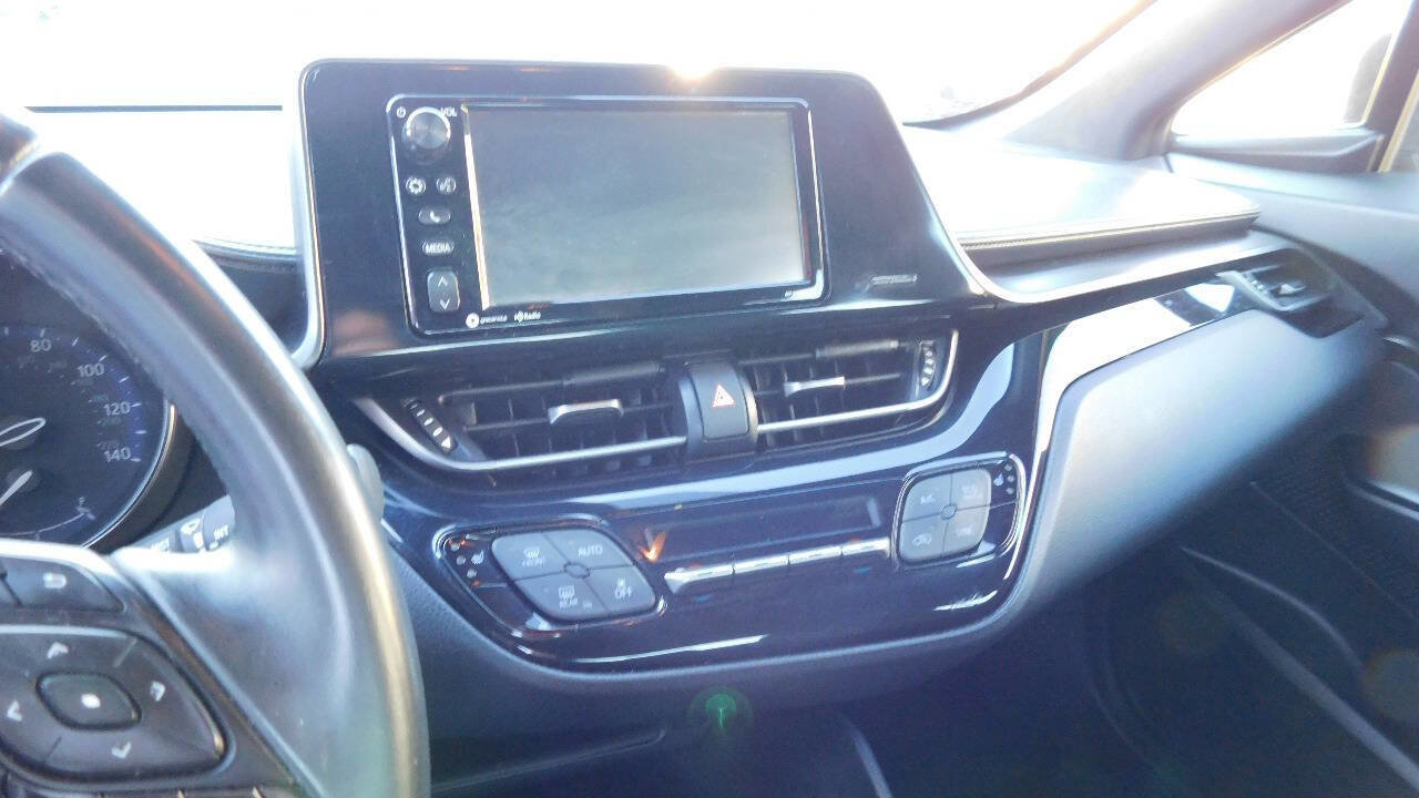 Used 2018 Toyota C-HR XLE image 26