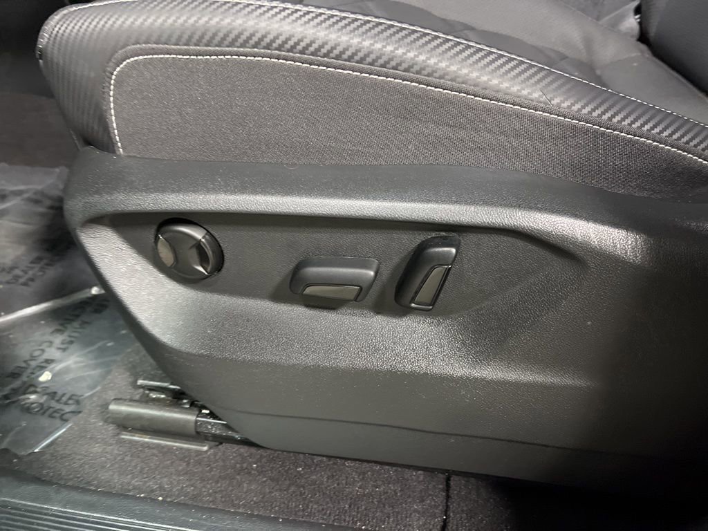 Used 2024 Volkswagen Atlas Cross Sport SE image 23