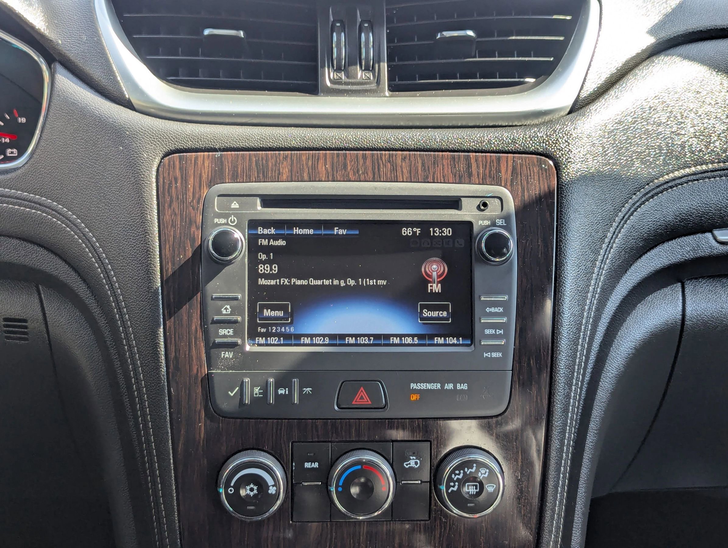 Used 2017 Chevrolet Traverse LT image 15