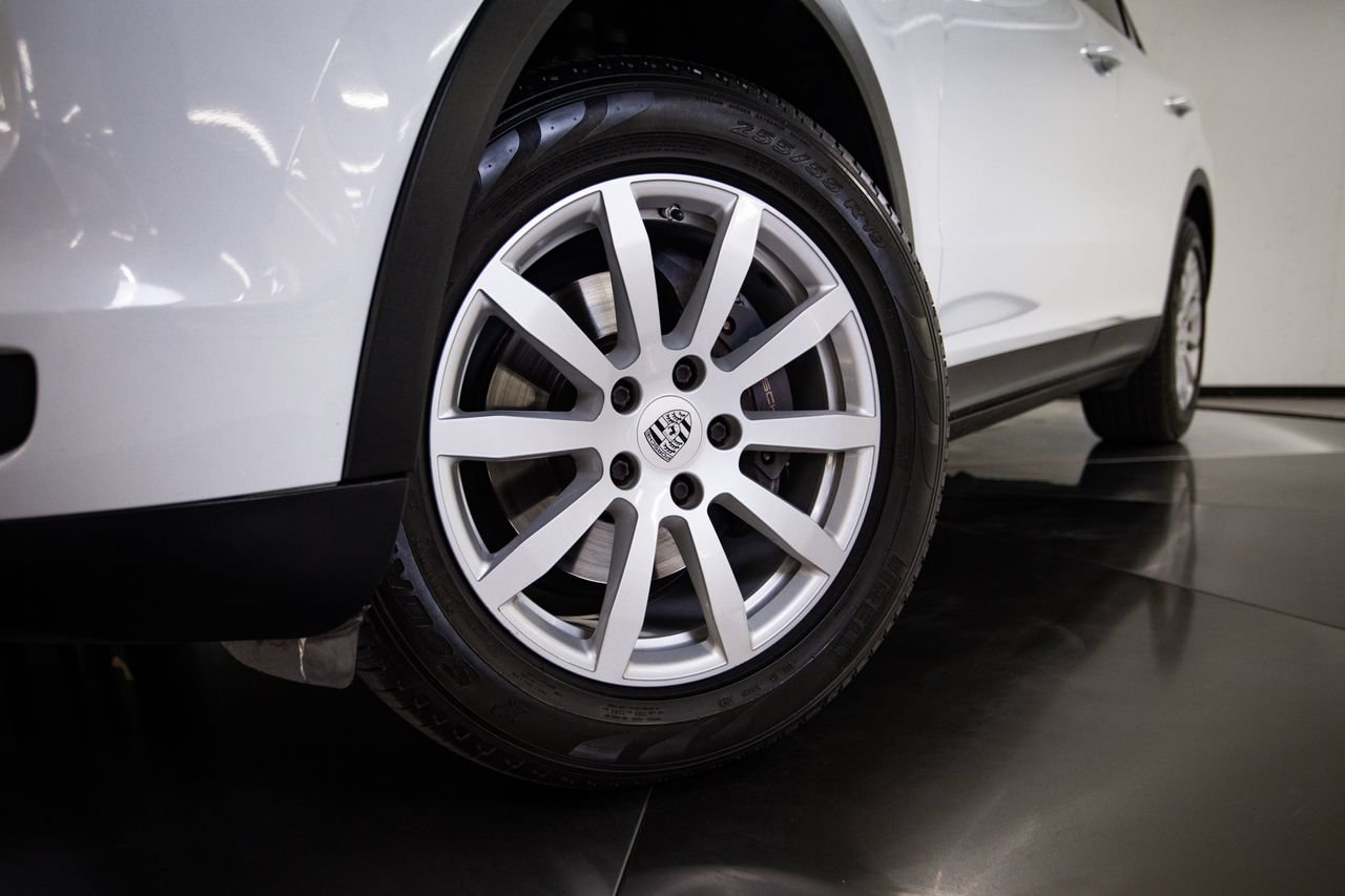 Used 2019 Porsche Cayenne AWD/4WD image 12