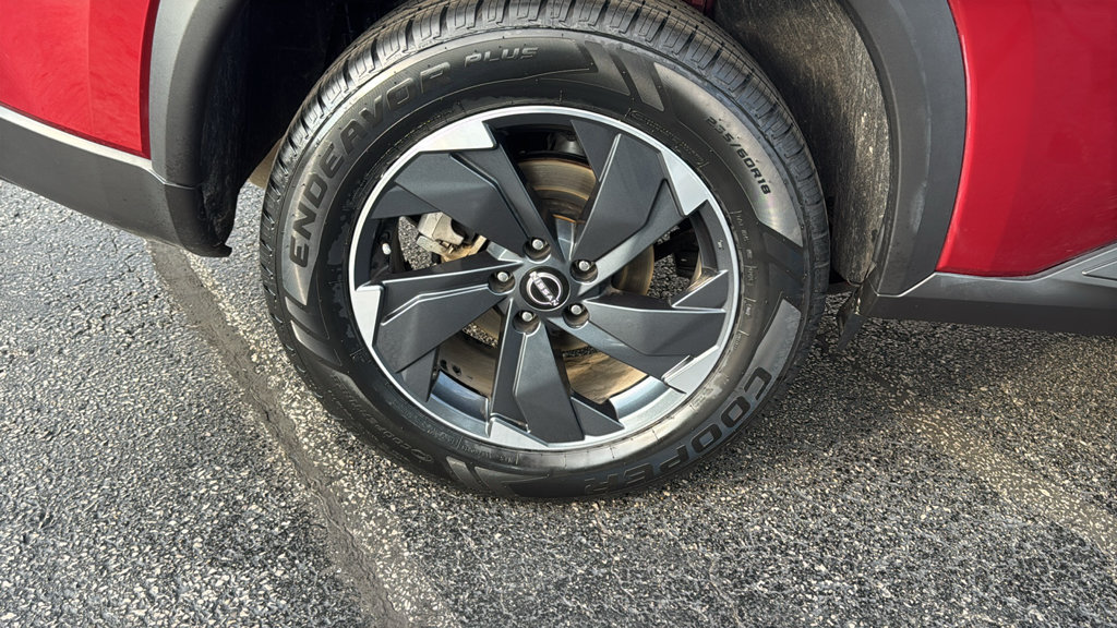 Used 2025 Nissan Rogue SV AWD/4WD image 8