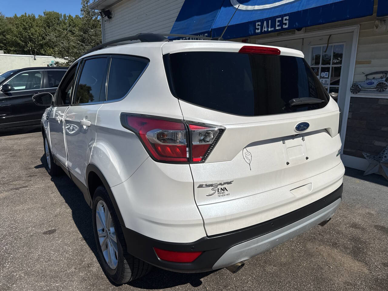 Used 2017 Ford Escape SE w/ SE Leather Comfort Package image 6