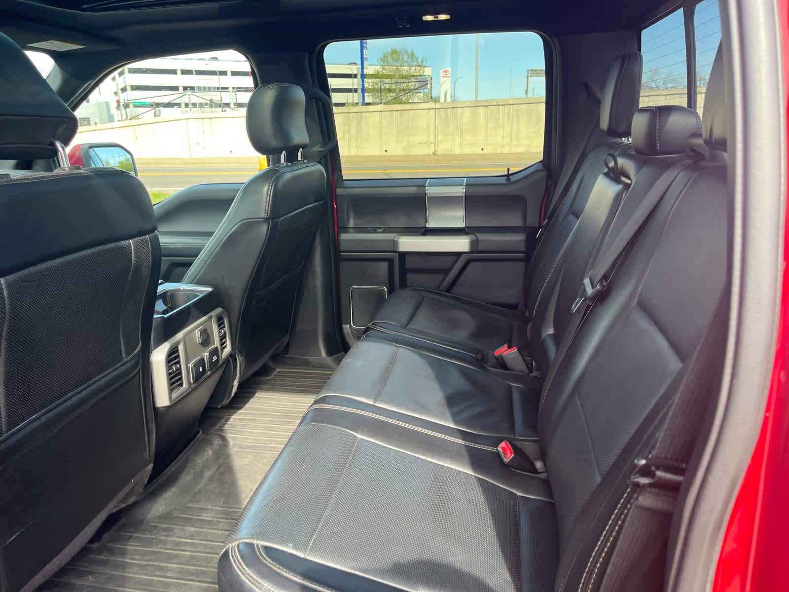 Used 2017 Ford F150 Lariat AWD/4WD image 9