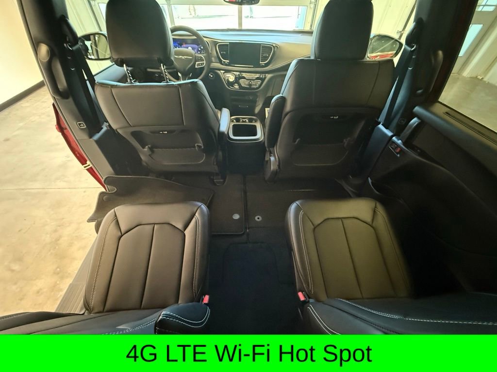 New 2026 Chrysler Pacifica Select image 11