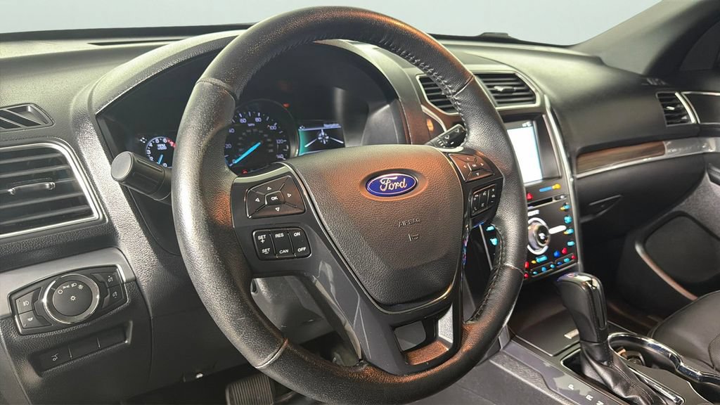 Used 2017 Ford Explorer Limited AWD/4WD image 21
