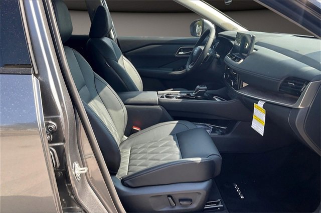 New 2026 Nissan Rogue Platinum w/ Platinum Premium Package image 10