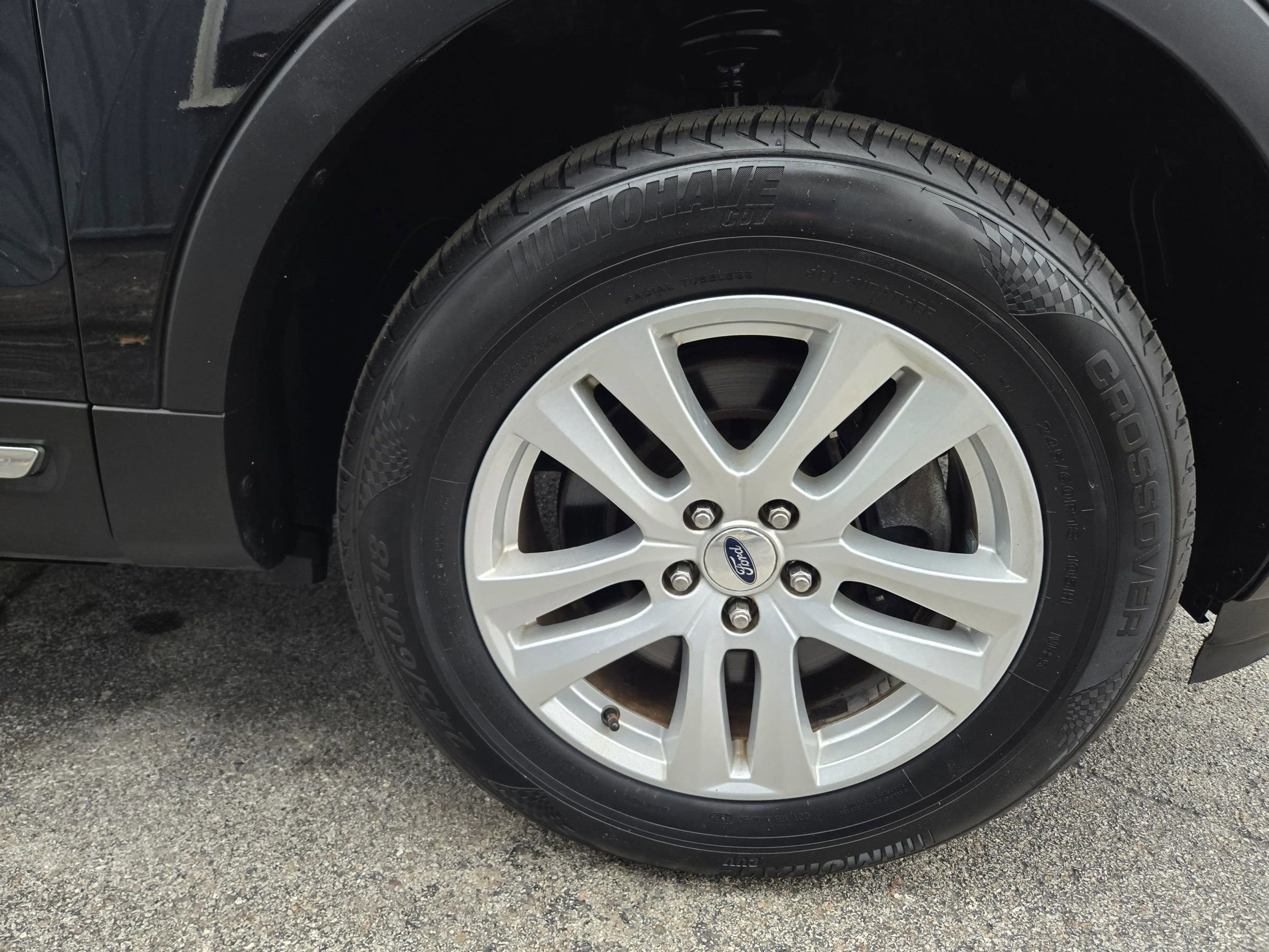 Used 2019 Ford Explorer XLT w/ Equipment Group 202A AWD/4WD image 32
