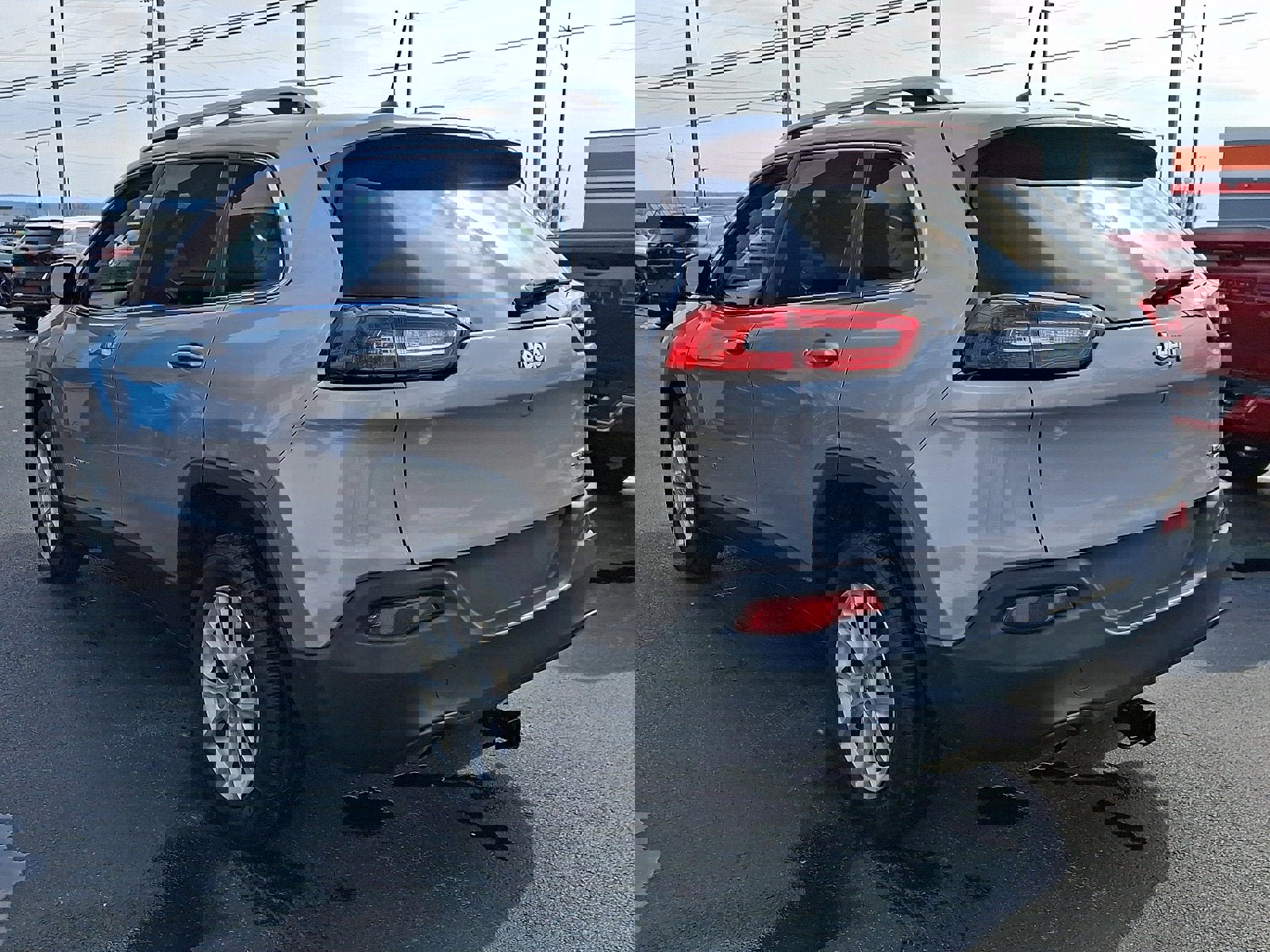 Used 2018 Jeep Cherokee Latitude w/ Cold Weather Group image 4