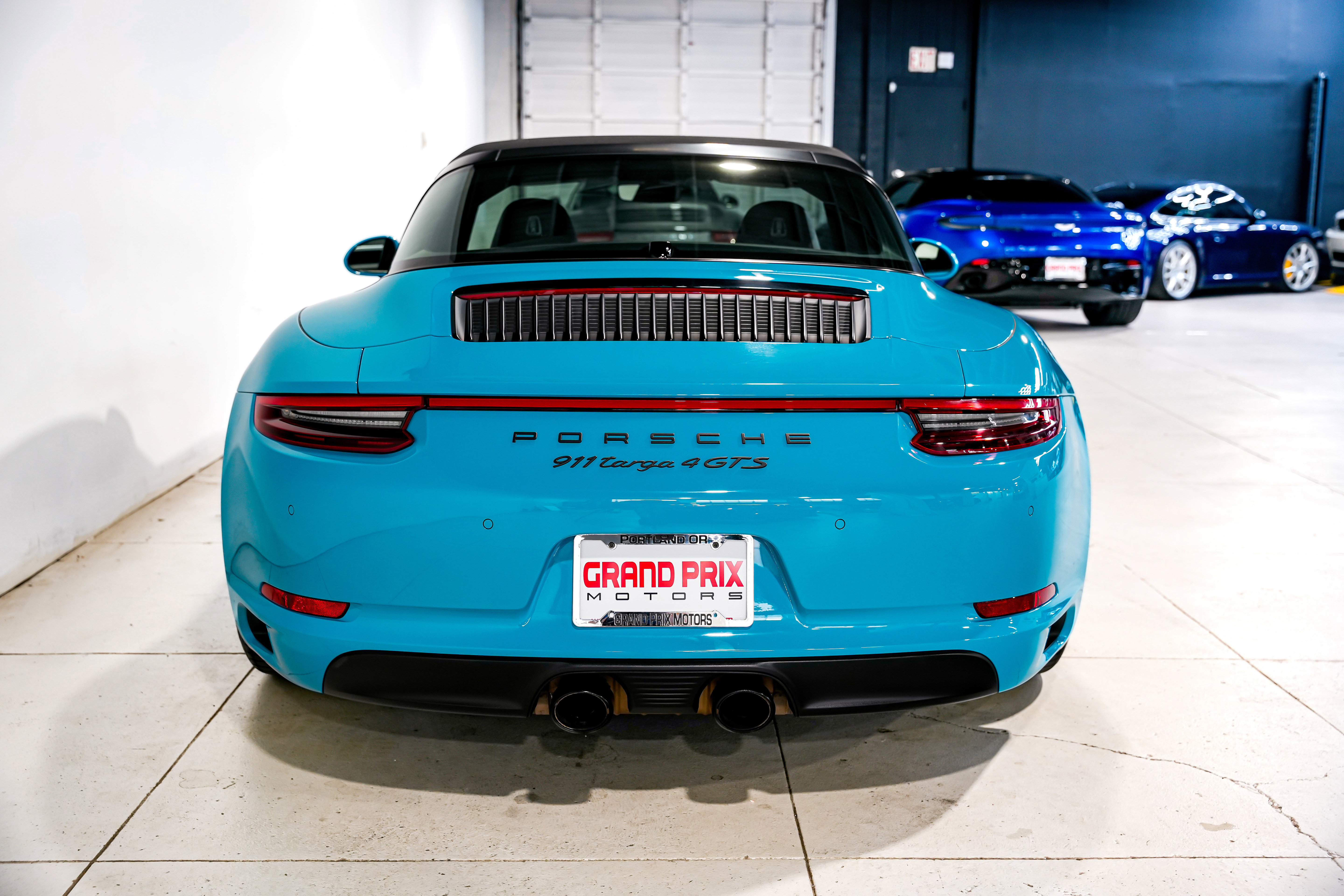 Used 2017 Porsche 911 Targa 4 GTS image 4