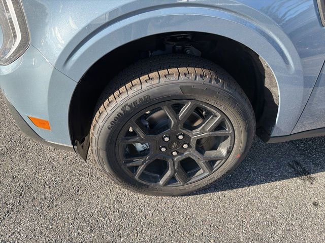 New 2025 Ford Maverick Lariat w/ Black Appearance Package image 6