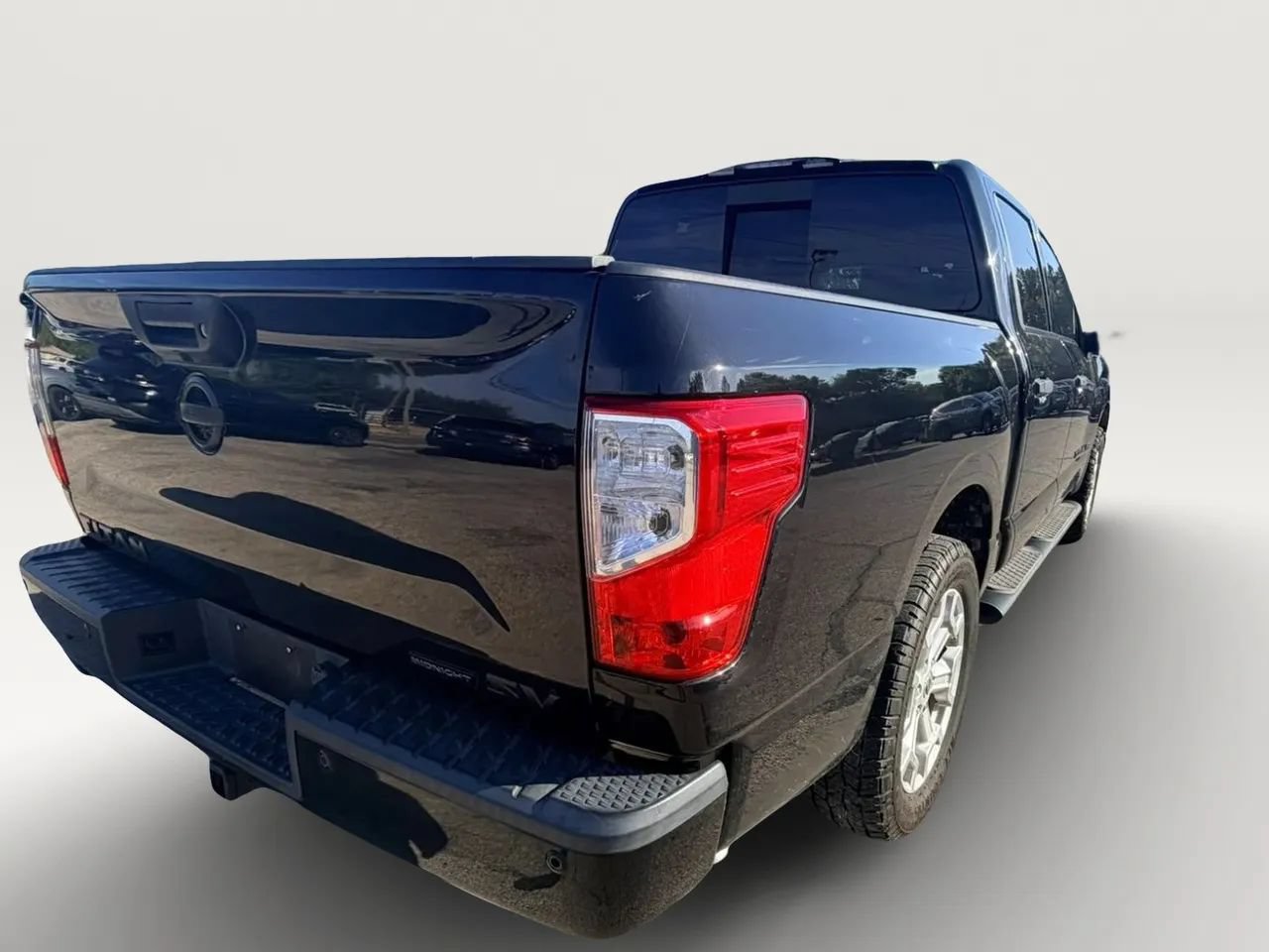 Used 2019 Nissan Titan SV w/ SV Convenience Package RWD image 8