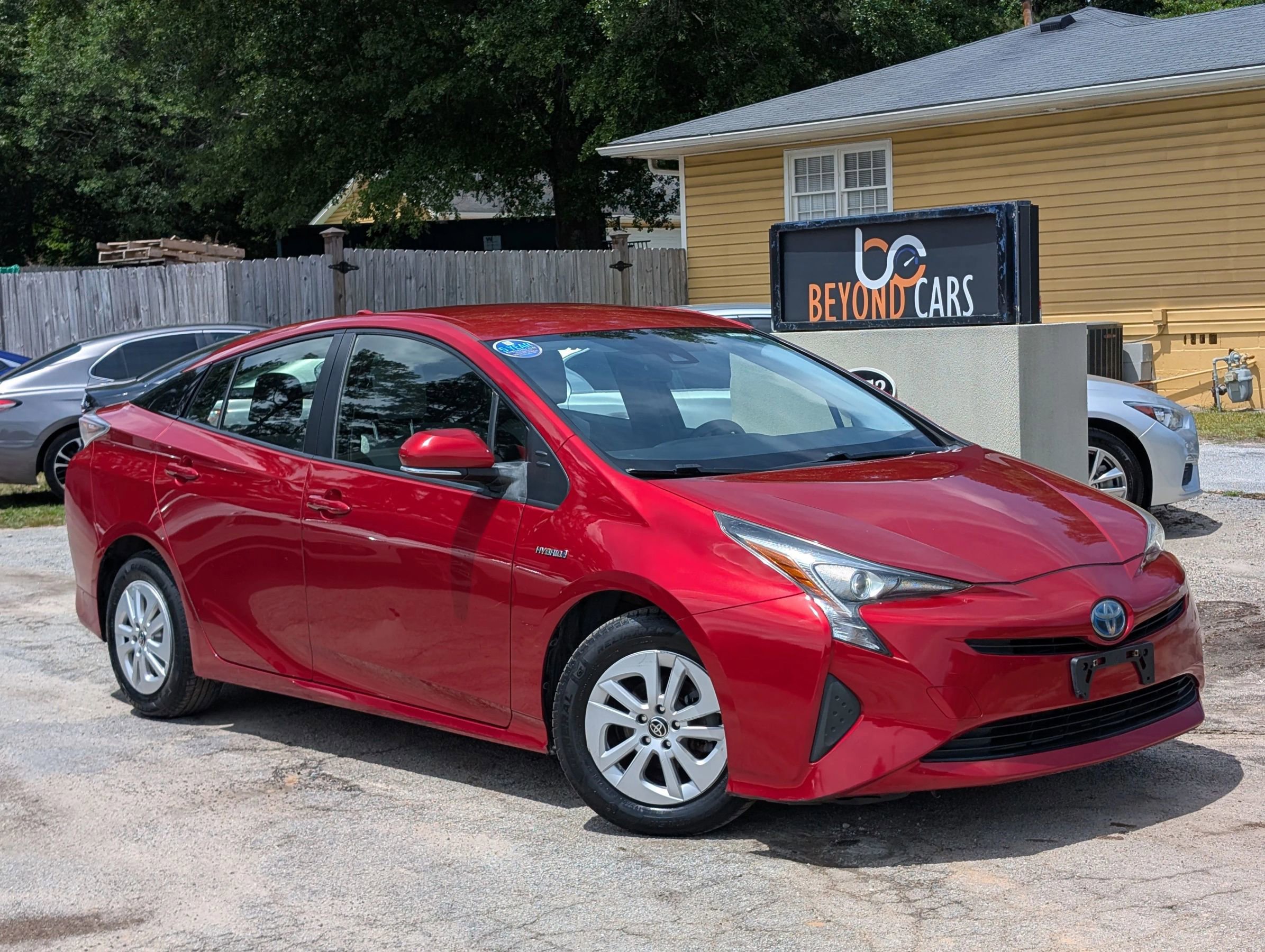 Used 2017 Toyota Prius Two FWD image 1