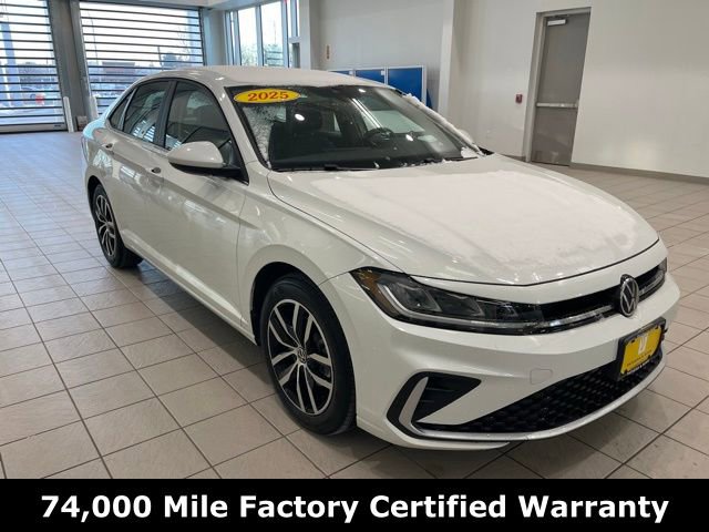 Certified 2025 Volkswagen Jetta SE image 1