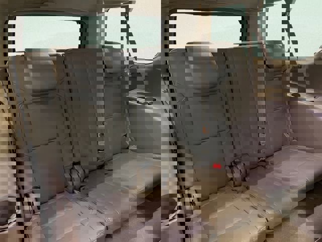 Used 2015 Chevrolet Suburban LTZ image 14